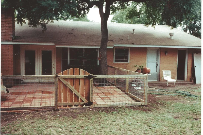 Decorative cattle panel fence built by B.C. Fence in the Austin, TX area