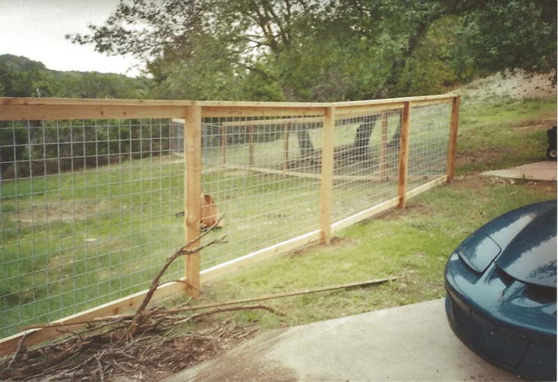 Cattle panel fencing installed by the B.C. Fence crew in Central Texas