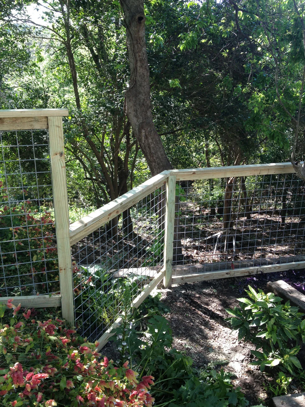 Decorative cattle panel fence built by B.C. Fence in the Austin, TX area