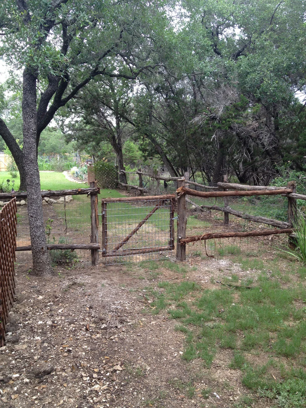Ranch fence built by B.C. Fence on Austin-area acreage